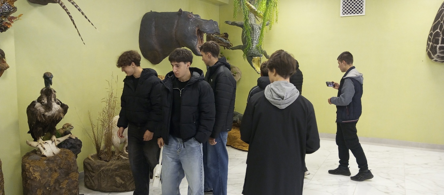 Зображення, що містить одежа, особа, стіна, чоловік</p>
<p>Вміст на основі ШІ може бути неправильним.