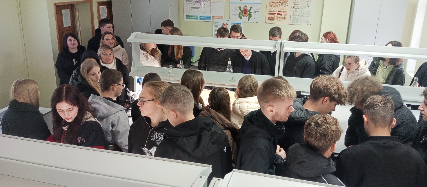 Зображення, що містить одежа, особа, Обличчя людини, жінка</p>
<p>Вміст на основі ШІ може бути неправильним.