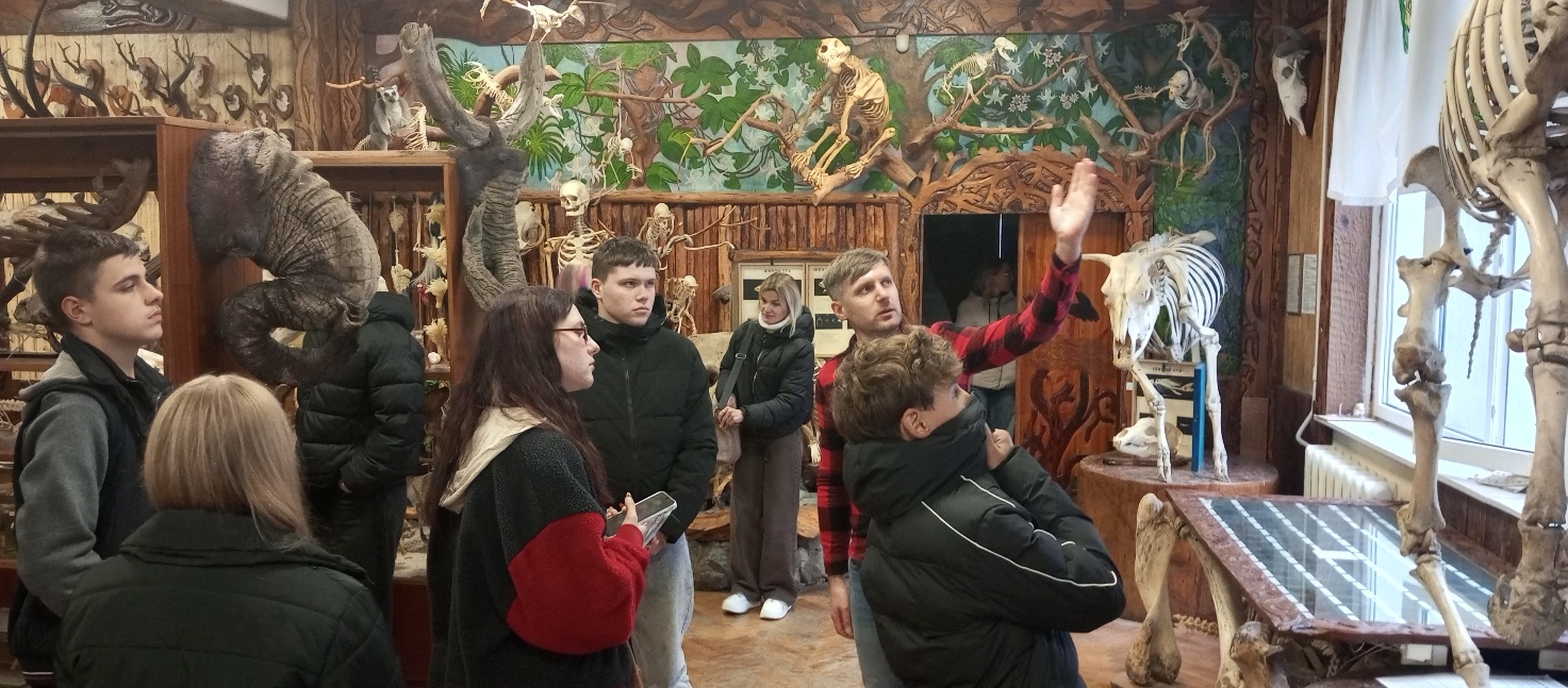 Зображення, що містить одежа, особа, жінка, картина</p>
<p>Вміст на основі ШІ може бути неправильним.