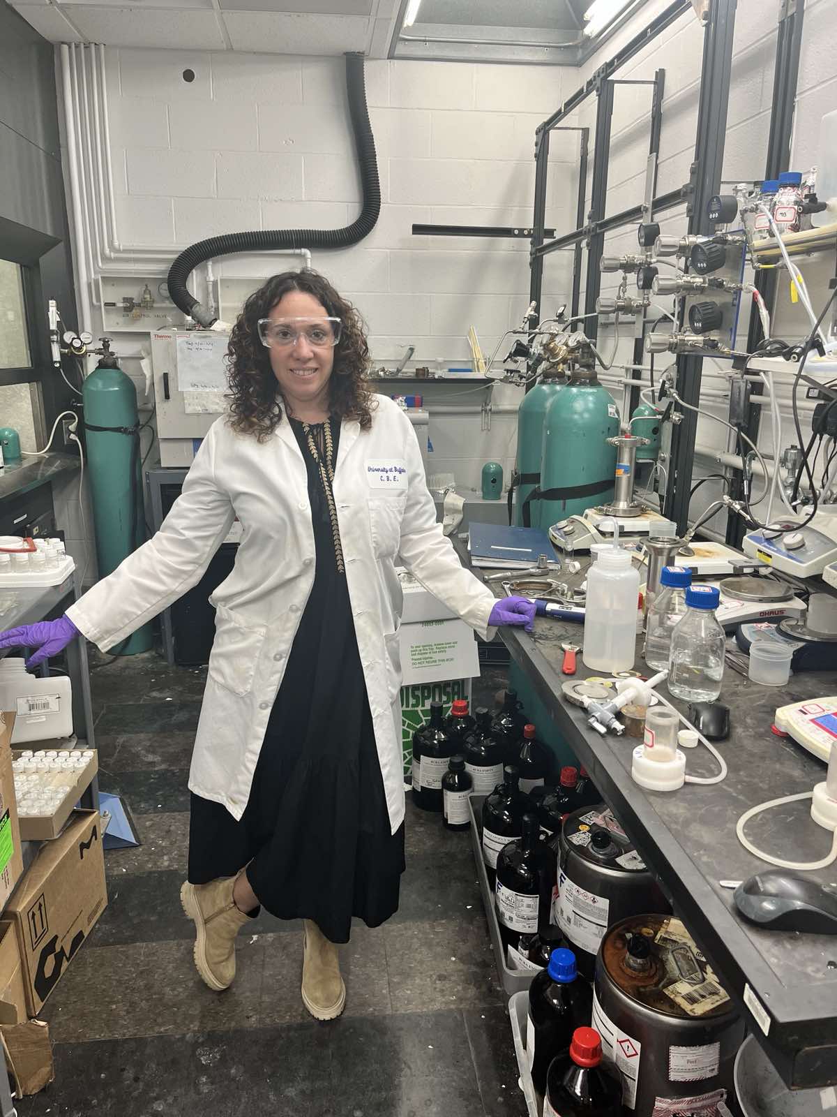 Зображення, що містить одежа, у приміщенні, особа, пальто</p>
<p>Вміст на основі ШІ може бути неправильним.