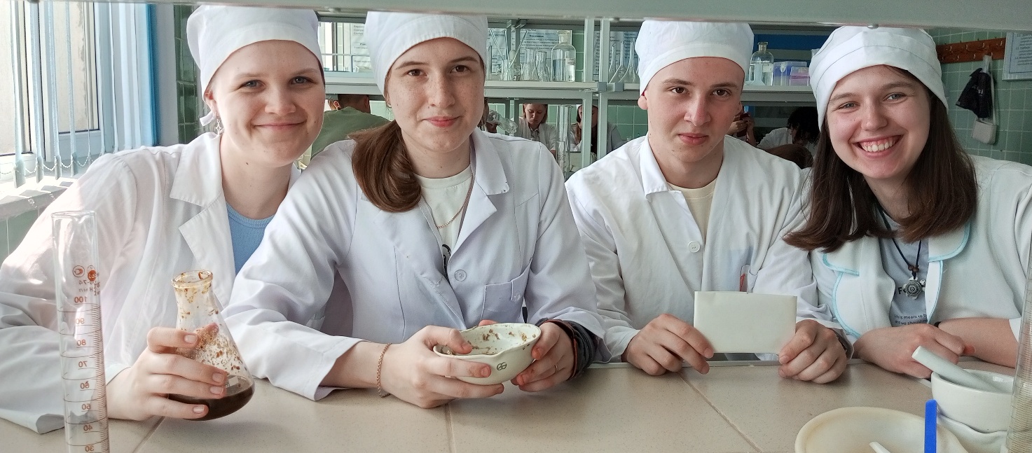 Зображення, що містить особа, одежа, Обличчя людини, у приміщенні</p>
<p>Вміст на основі ШІ може бути неправильним.