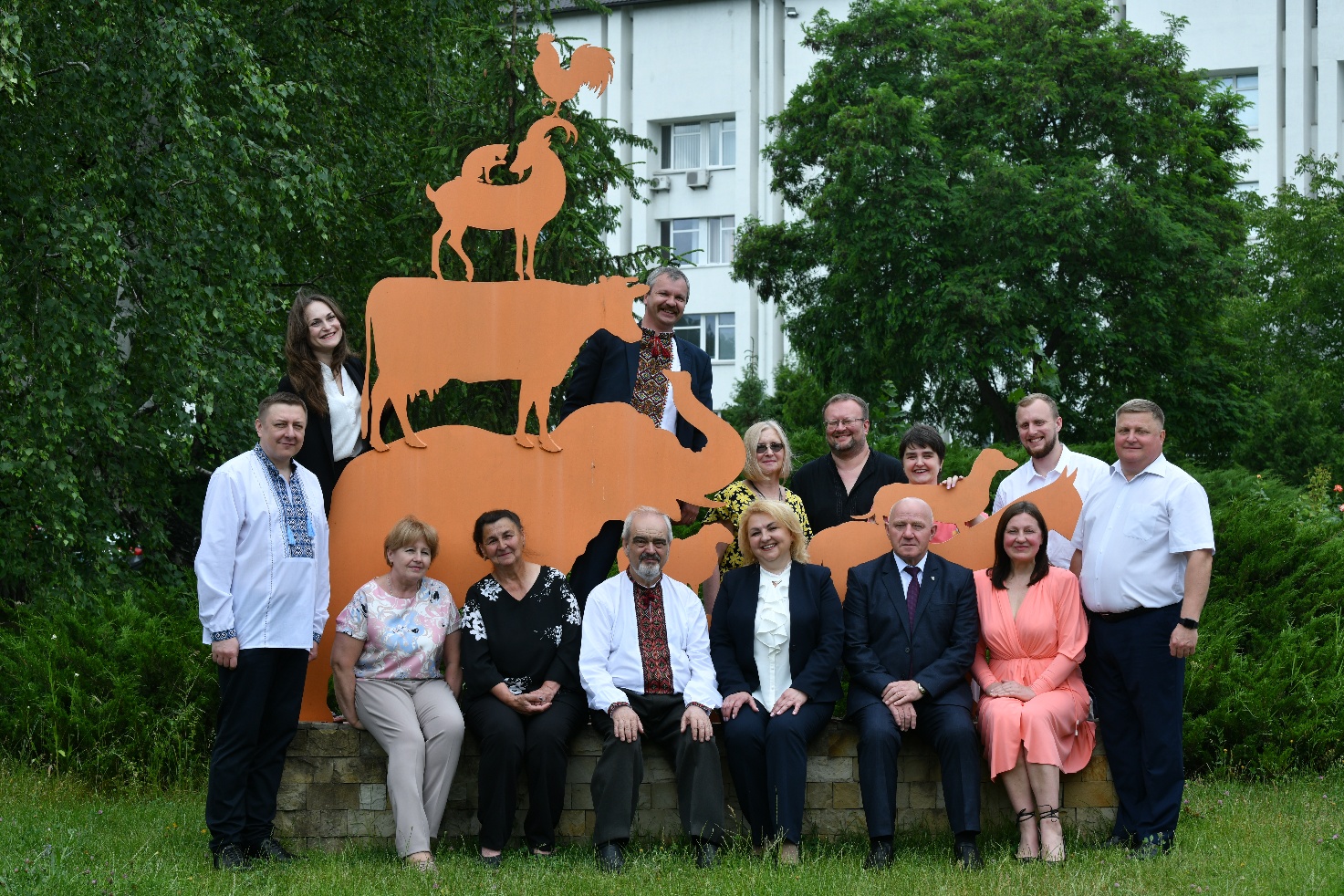 Зображення, що містить одежа, особа, просто неба, жінка</p>
<p>Вміст на основі ШІ може бути неправильним.