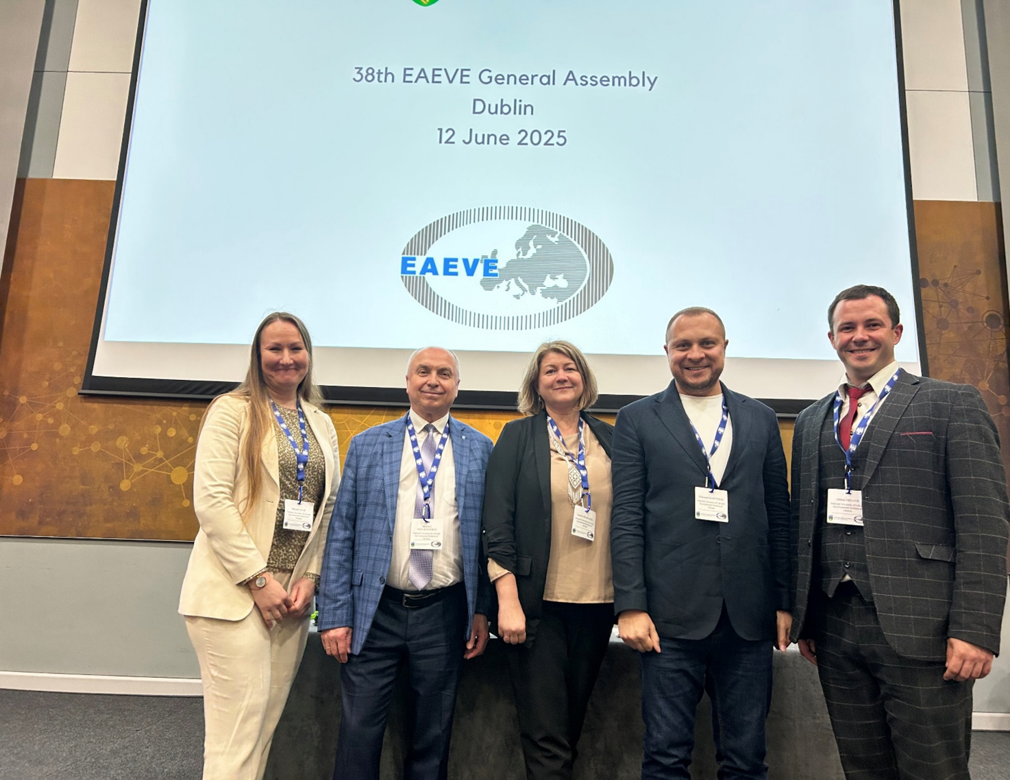 Зображення, що містить одежа, особа, костюм, Обличчя людини</p>
<p>Вміст на основі ШІ може бути неправильним.