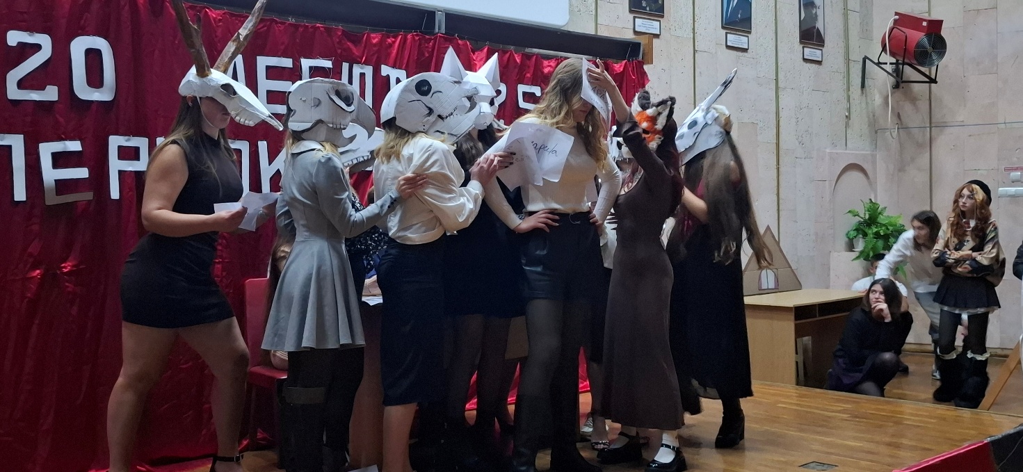 Зображення, що містить одежа, особа, взуття, жінка</p>
<p>Вміст на основі ШІ може бути неправильним.