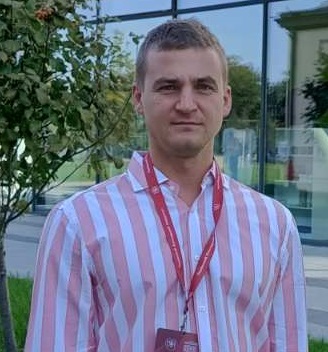 Зображення, що містить особа, Обличчя людини, одежа, просто неба</p>
<p>Вміст на основі ШІ може бути неправильним.