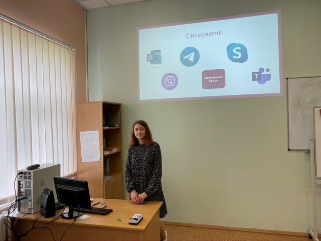 Изображение выглядит как текст, внутренний, стена, полАвтоматически созданное описание